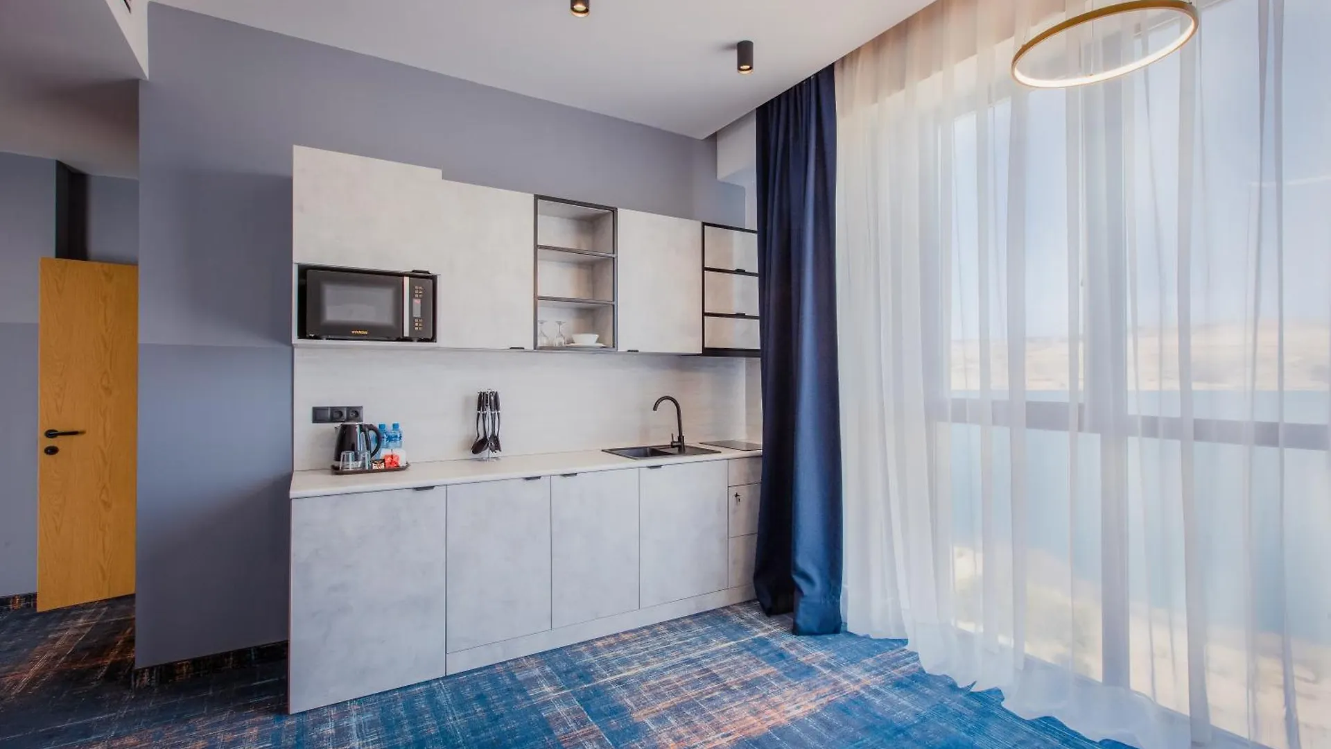 מלון Gino Seaside Tbilisi, Trademark Collection By Wyndham