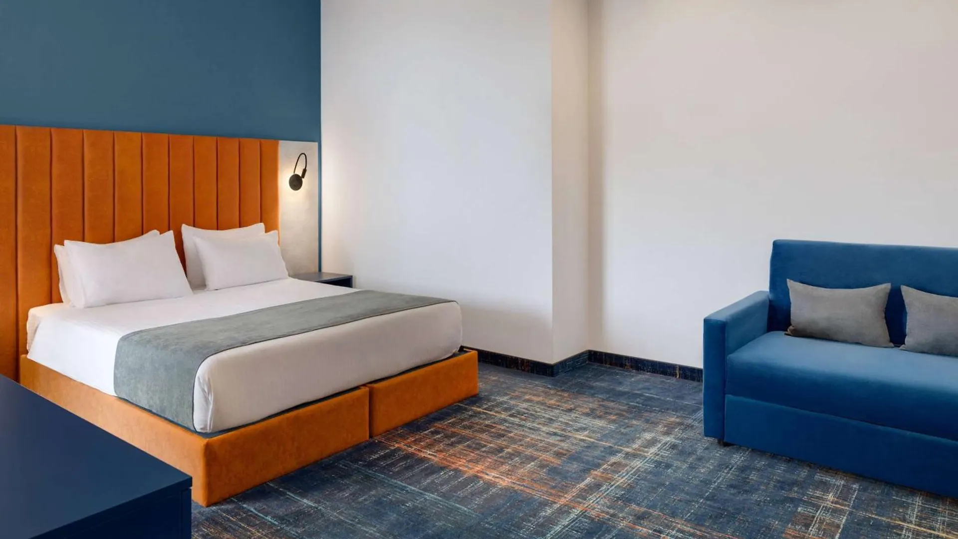 Gino Seaside Tbilisi, Trademark Collection By Wyndham מלון